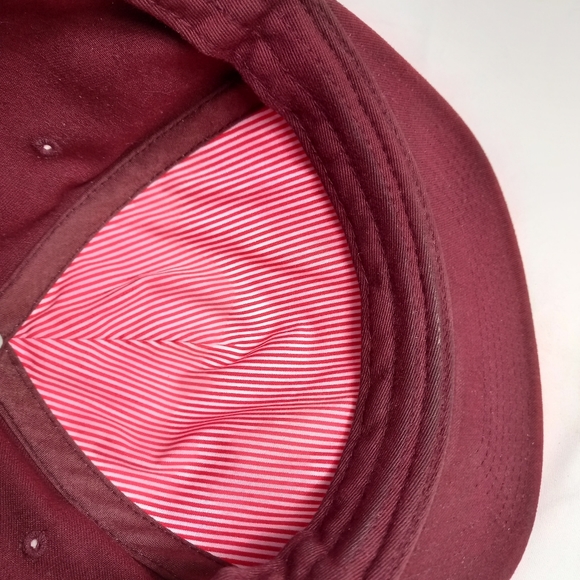 HERSCHEL SUPPLY snap back burgundy hat - Picture 4 of 5